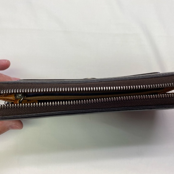 Coach Women’s Zip Wallet – Dark Brown Pebbled Leather, Great Condition - Picture 5 of 6